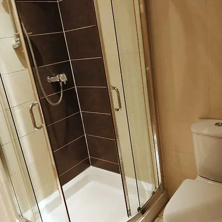 Luxury Town House سكيبيرين